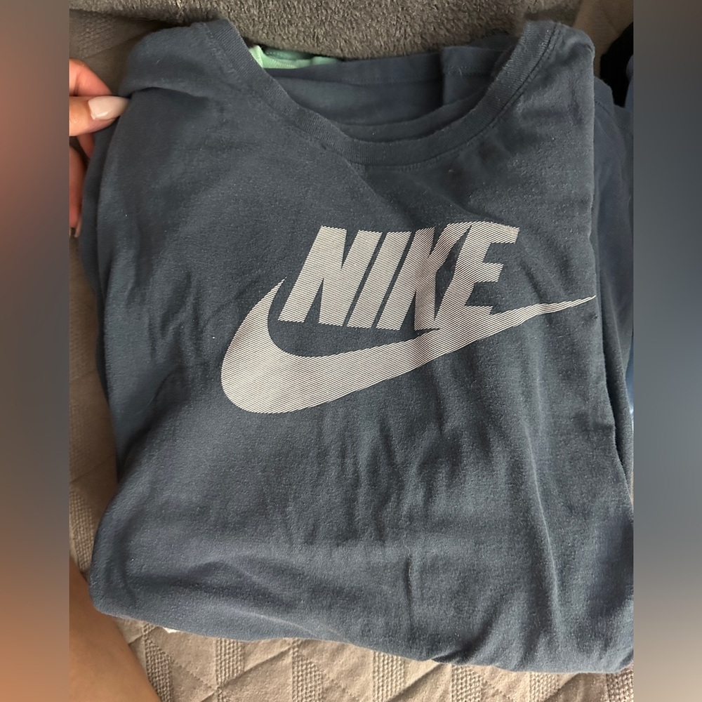nike men’s tee